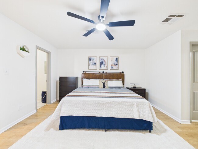 Building Photo - 7836 Bateman Ln