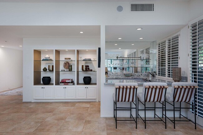 Building Photo - 2 Lehigh Ct