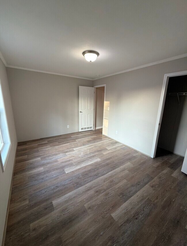 Building Photo - 796 Breazeale Rd