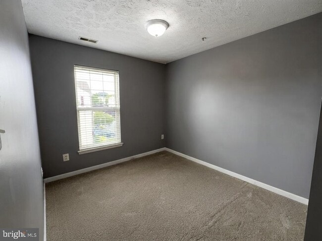 Building Photo - 9746 Harvester Cir