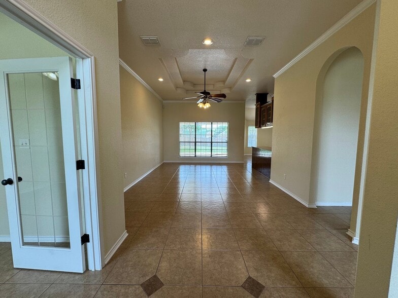 Building Photo - 5702 Graphite Dr