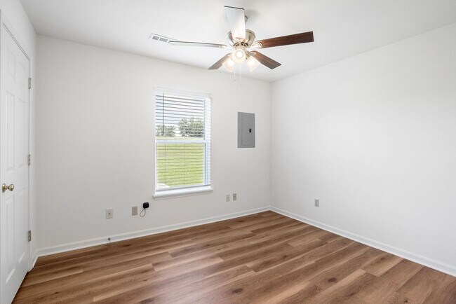 Building Photo - 3515-3517 Prescott Dr.