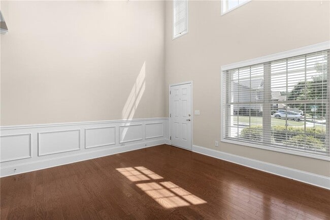 Building Photo - 2340 Cain Cir