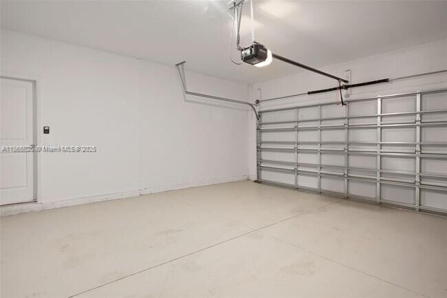 Building Photo - 724 Grove