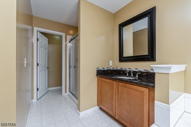 Building Photo - 27 Rolling Views Dr