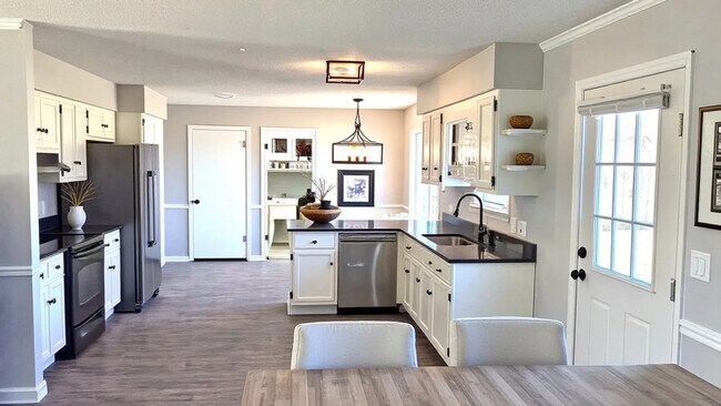 Building Photo - 1433 Garden Farm Dr