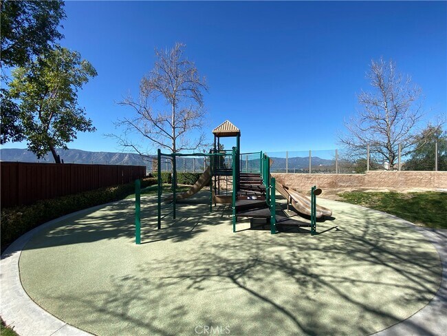 Building Photo - 15651 Vista Way