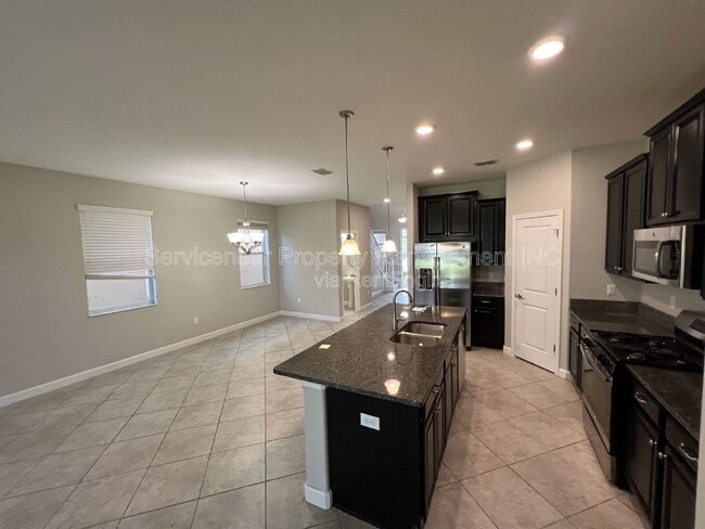 Building Photo - 939 Terra Vista St