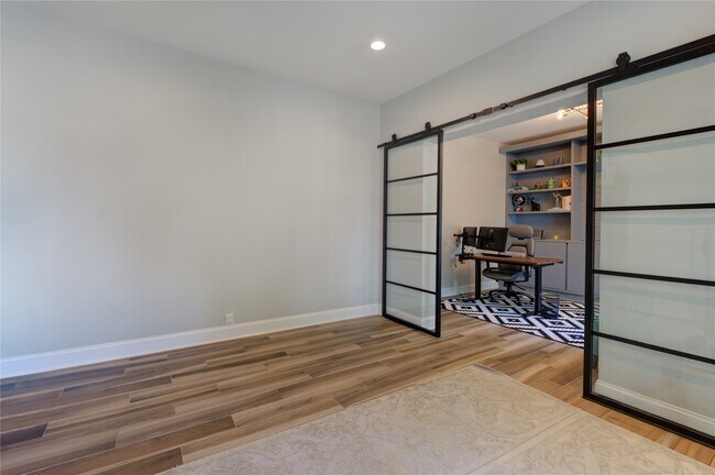 Building Photo - 6206 Clear Canyon Dr