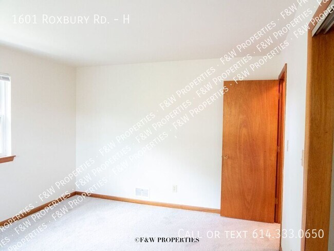 Building Photo - 1601 Roxbury Rd