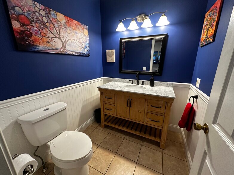 First Floor Bathroom - 143 Oak Park Dr