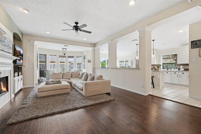 Building Photo - 1010 Bringewood Chase Dr