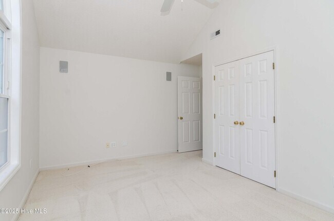 Building Photo - 340 Palmer Way