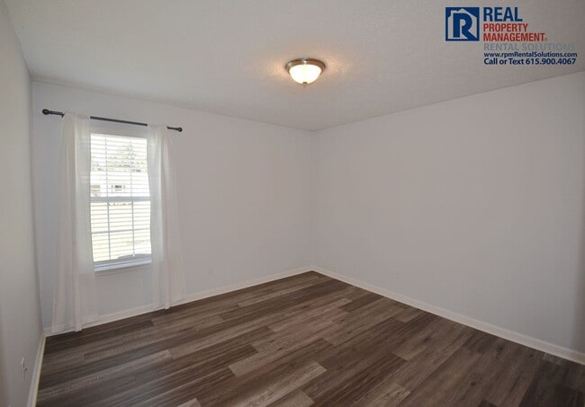 Building Photo - 7403 Greenway Dr