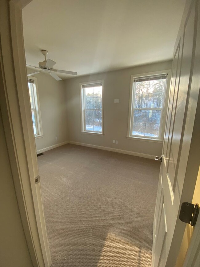 Building Photo - 243 Bayberry Cir