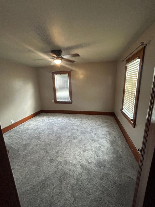 Building Photo - Charming 4BR House in Steubenville