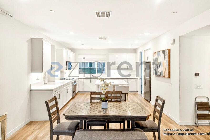 Building Photo - 27578 Manzanita Wy