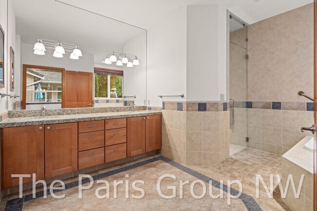 Building Photo - Gorgeous 3,400sf Golf Course Craftsman on ...