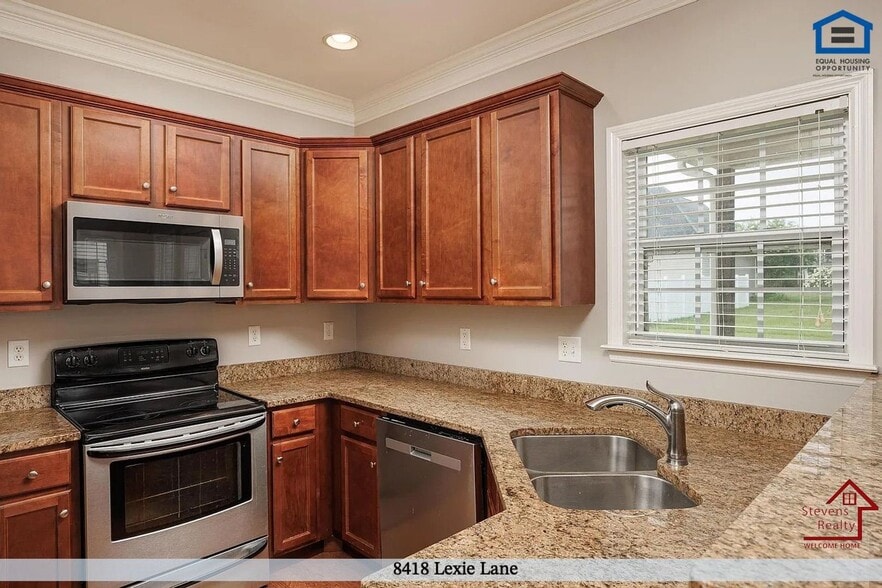 Building Photo - 8418 Lexie Ln