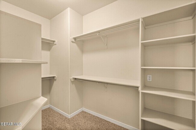 Building Photo - 14117 Rainbow Point Dr