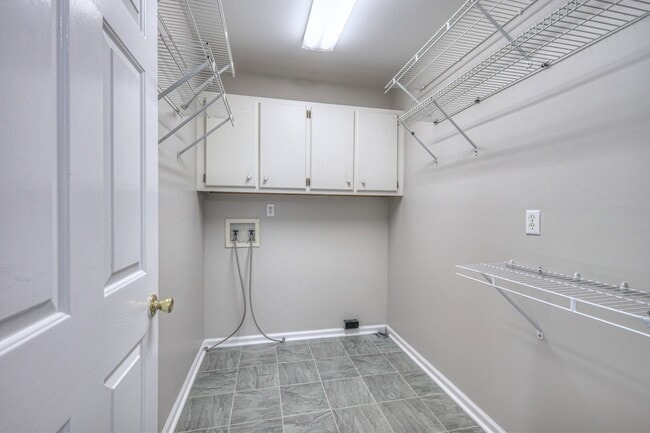 Building Photo - 405 Sandi Ct