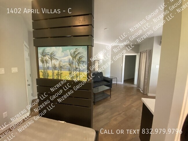 Building Photo - 1402 April Villas