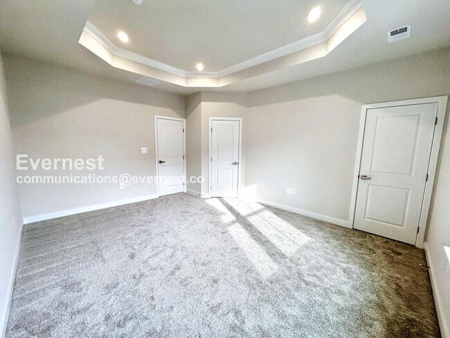 Building Photo - PROMO: Get $500 Off First Full Month’s Rent!/3 Bed/2.5 Bath Townhome with Garage / Available Now!
