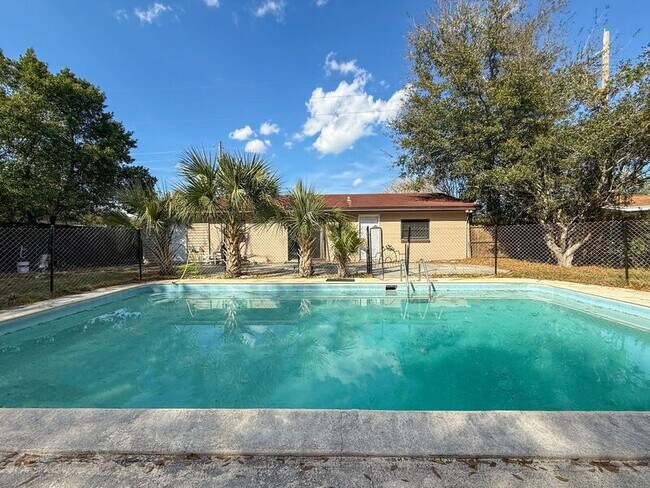 Building Photo - 7740 Arble Dr