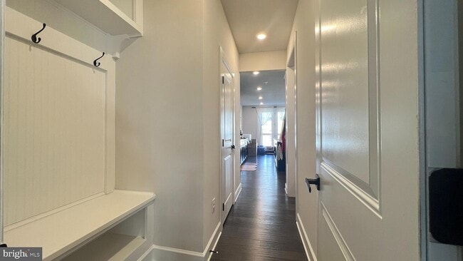 Building Photo - 730 Quarry Point Rd