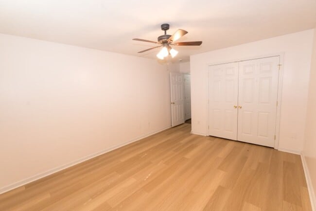 Building Photo - Charming 3-Bedroom, 2-Bath Home with Vaulted Ceilings and Open Floor Plan!