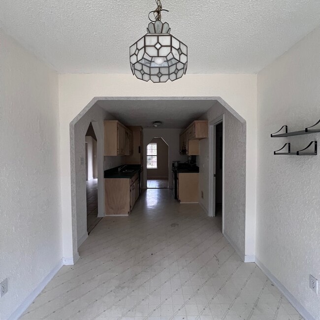 Building Photo - 161 Pinehill Mnr