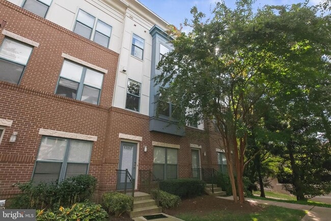 Building Photo - 12167 Waveland St