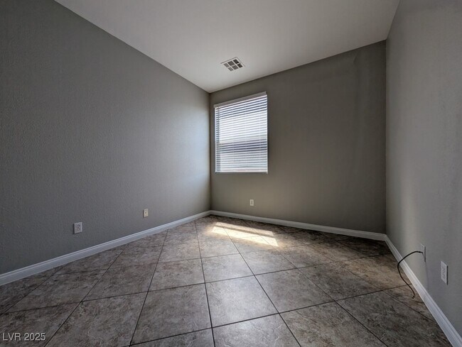 Building Photo - 2773 Echo Springs St
