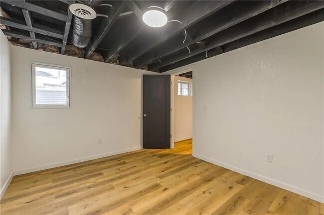 Building Photo - 802 SW Walnut St
