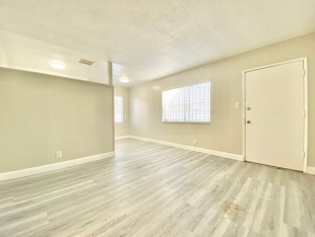 Building Photo - 8911 S Figueroa St