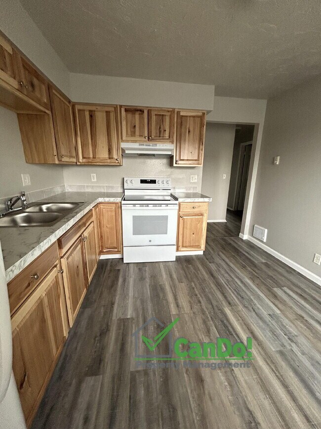Building Photo - Fully remodeled 2 bedroom/1 bathroom apartment for rent in Blackfoot!