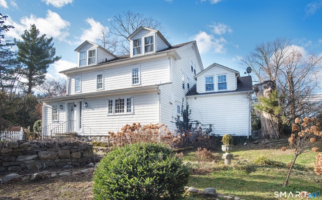 Building Photo - 1709 Newfield Ave