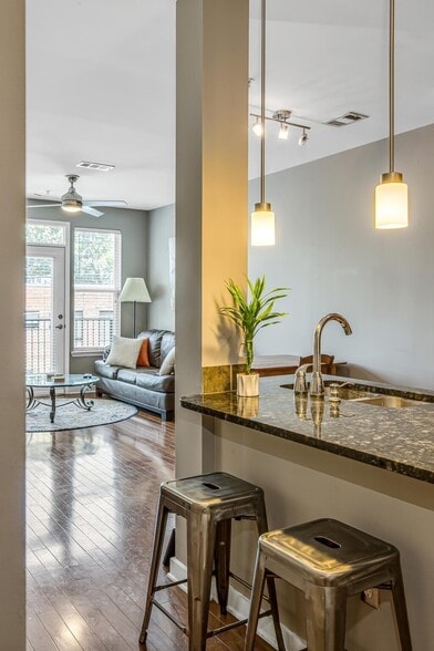 Building Photo - 3000 Vanderbilt Pl