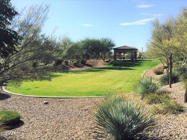 Building Photo - Gorgeous 4 Bed 3 Bath home located in Chandler
