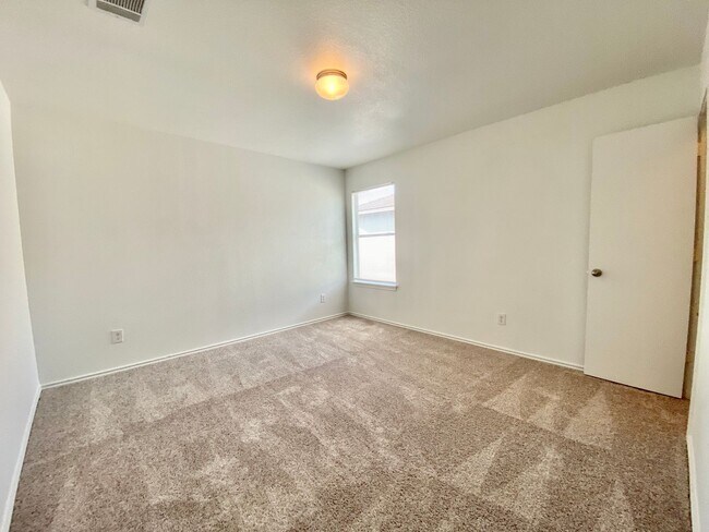 Building Photo - 6608 Ferrystone Pass