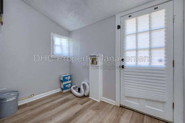Building Photo - 3120 Pierpont Ave