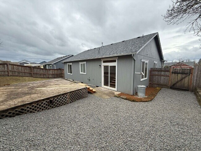 Building Photo - 1631 S 59th St