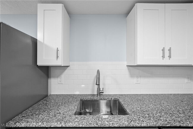 Building Photo - 1735 Merriman Rd