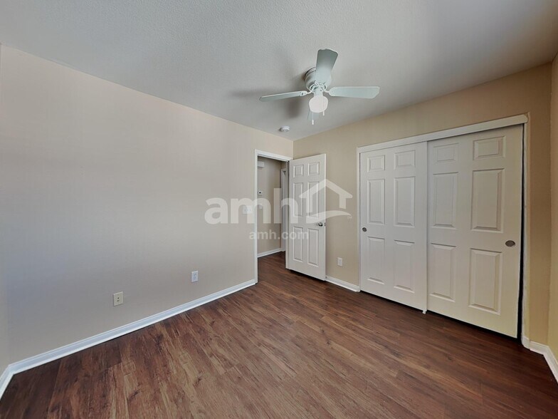 Building Photo - 6490 Albina Creek St