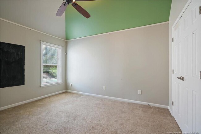 Building Photo - 415 Highgrove Dr