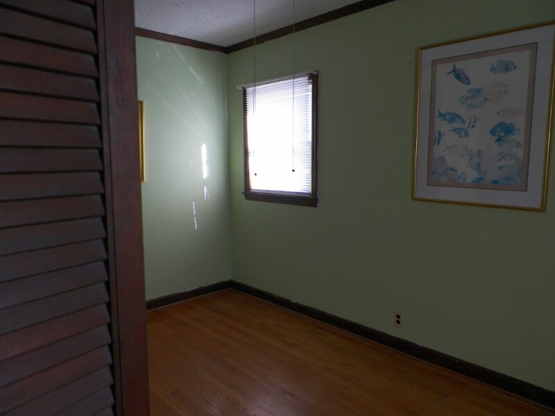 Building Photo - 1002 Cherry Ln