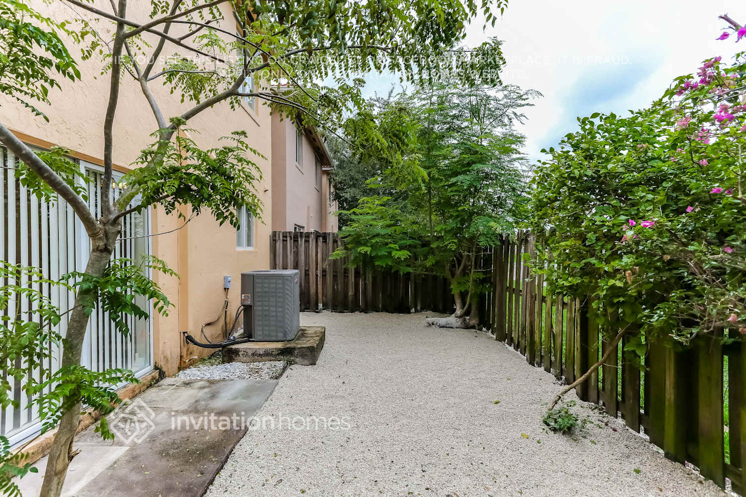 Building Photo - 16261 SW 58th Terrace