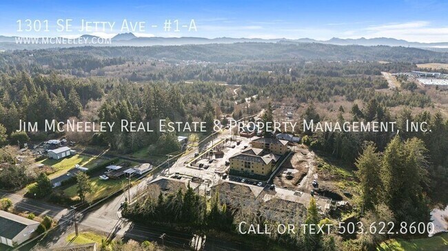 Building Photo - 1301 SE Jetty Ave