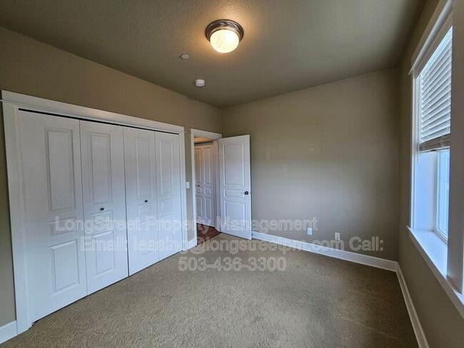 Building Photo - 10225 SE Bristol Ln