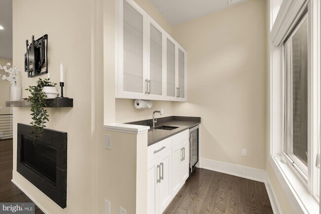 Building Photo - 153 Winsome Cir